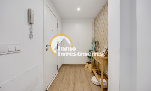 Resale - Apartment - Torrevieja - Playa de los Naufragos