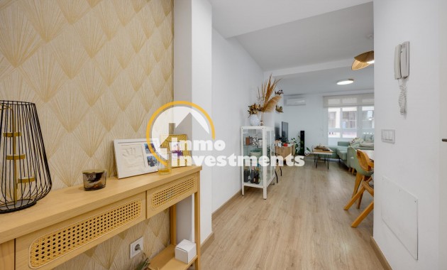 Resale - Apartment - Torrevieja - Playa de los Naufragos