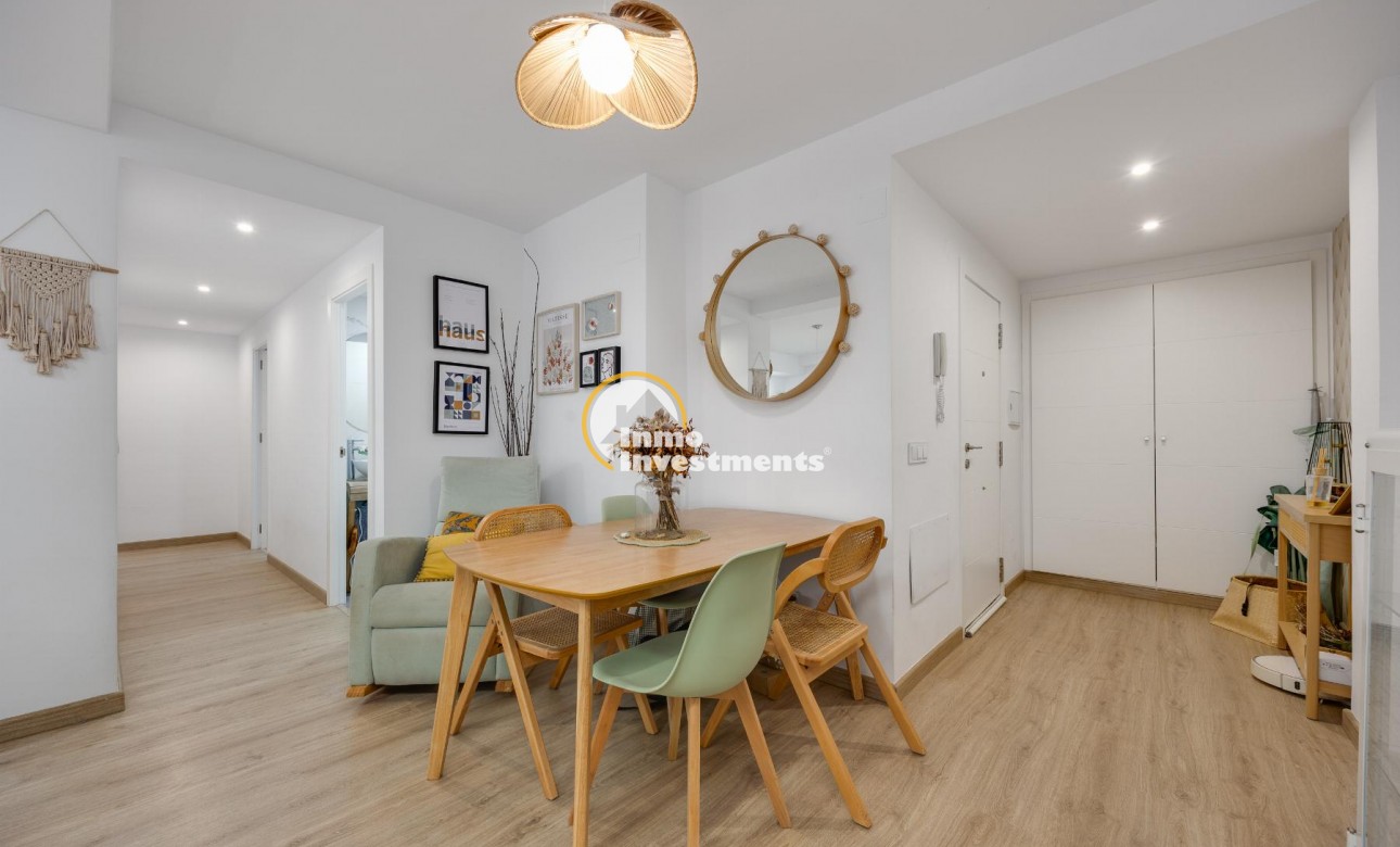 Resale - Apartment - Torrevieja - Playa de los Naufragos