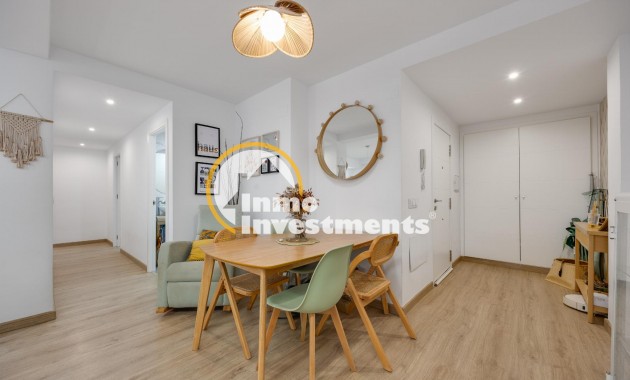 Resale - Apartment - Torrevieja - Playa de los Naufragos