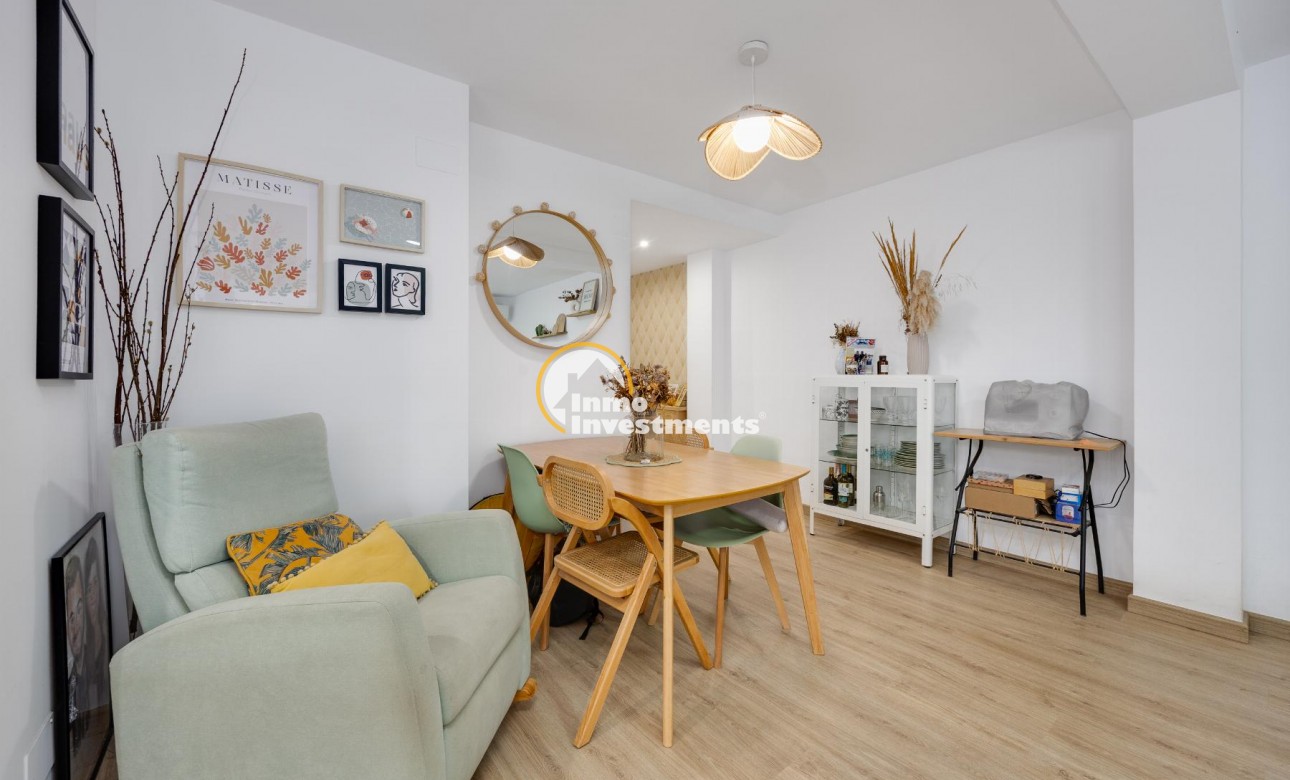Resale - Apartment - Torrevieja - Playa de los Naufragos