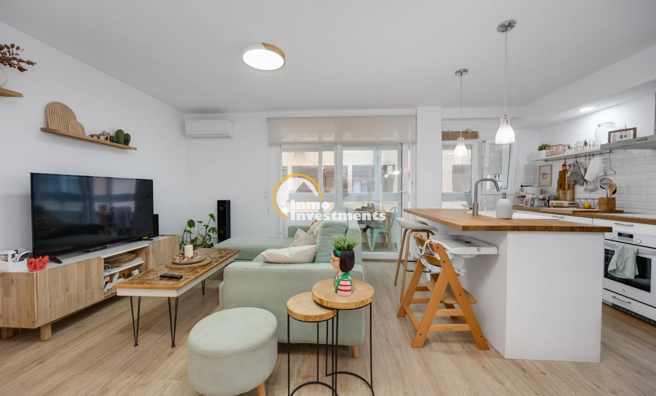 Resale - Apartment - Torrevieja - Playa de los Naufragos