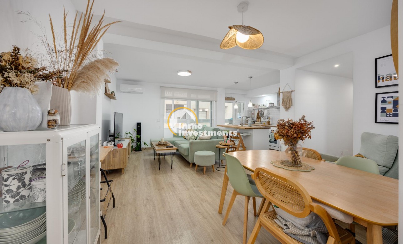 Resale - Apartment - Torrevieja - Playa de los Naufragos