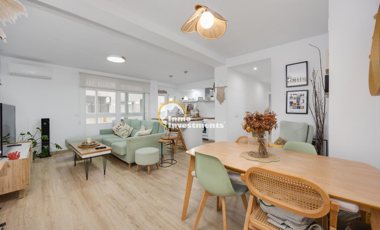 Resale - Apartment - Torrevieja - Playa de los Naufragos