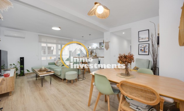 Resale - Apartment - Torrevieja - Playa de los Naufragos