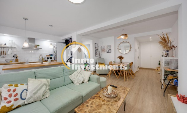 Resale - Apartment - Torrevieja - Playa de los Naufragos