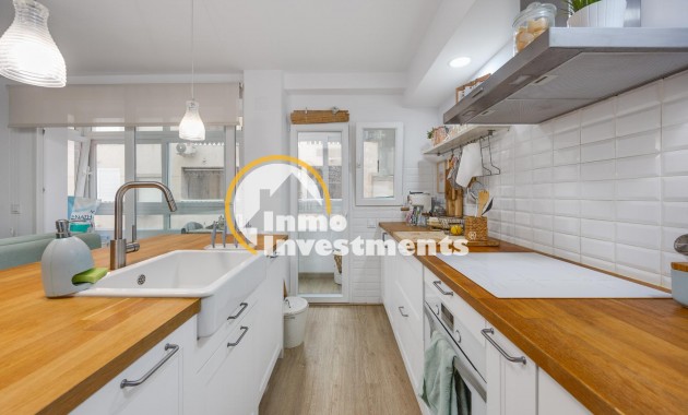 Resale - Apartment - Torrevieja - Playa de los Naufragos