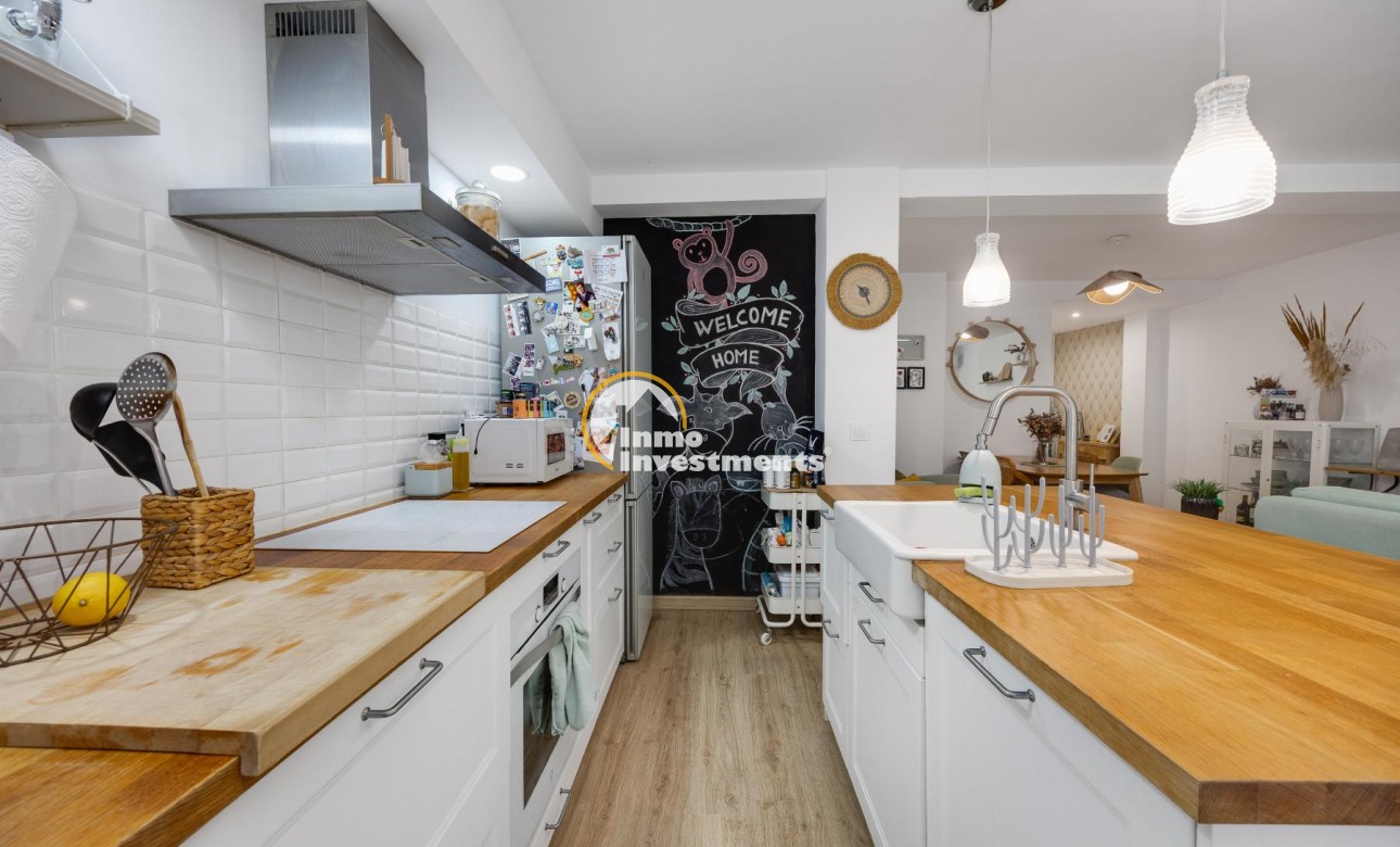 Resale - Apartment - Torrevieja - Playa de los Naufragos