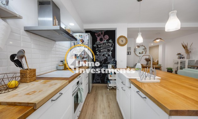 Resale - Apartment - Torrevieja - Playa de los Naufragos