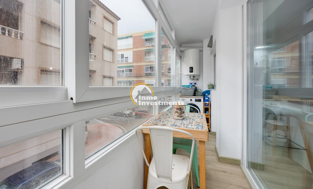Resale - Apartment - Torrevieja - Playa de los Naufragos