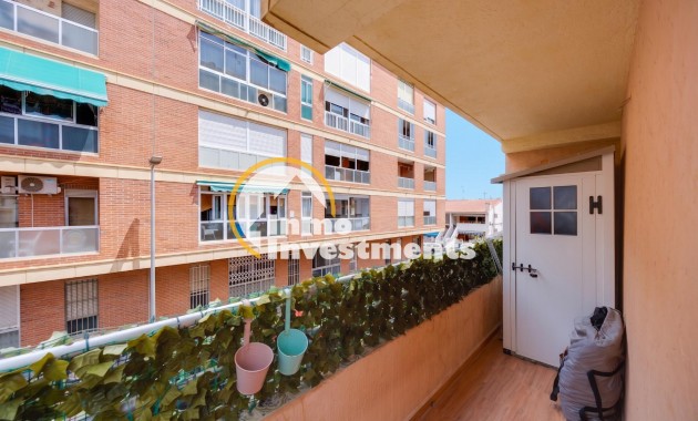 Resale - Apartment - Torrevieja - Playa de los Naufragos