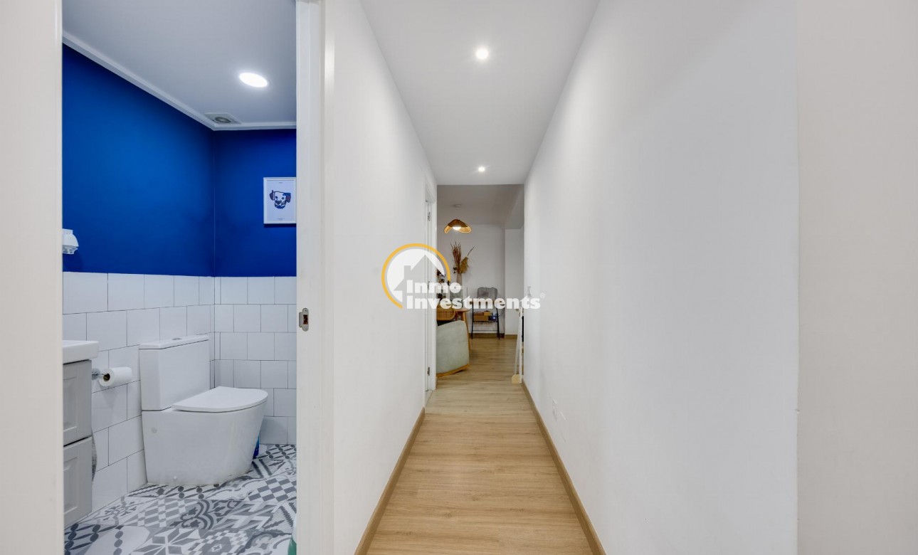 Resale - Apartment - Torrevieja - Playa de los Naufragos