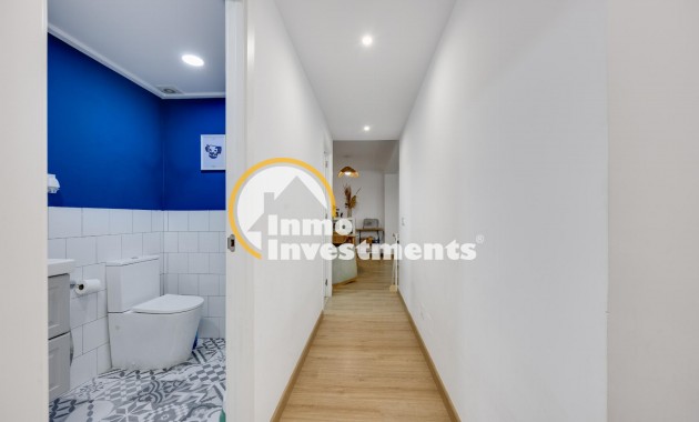 Resale - Apartment - Torrevieja - Playa de los Naufragos