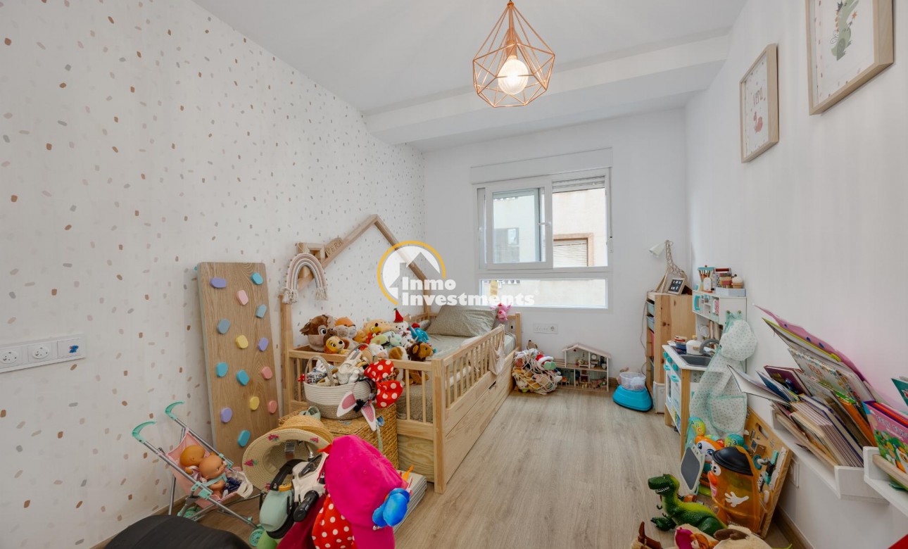 Resale - Apartment - Torrevieja - Playa de los Naufragos