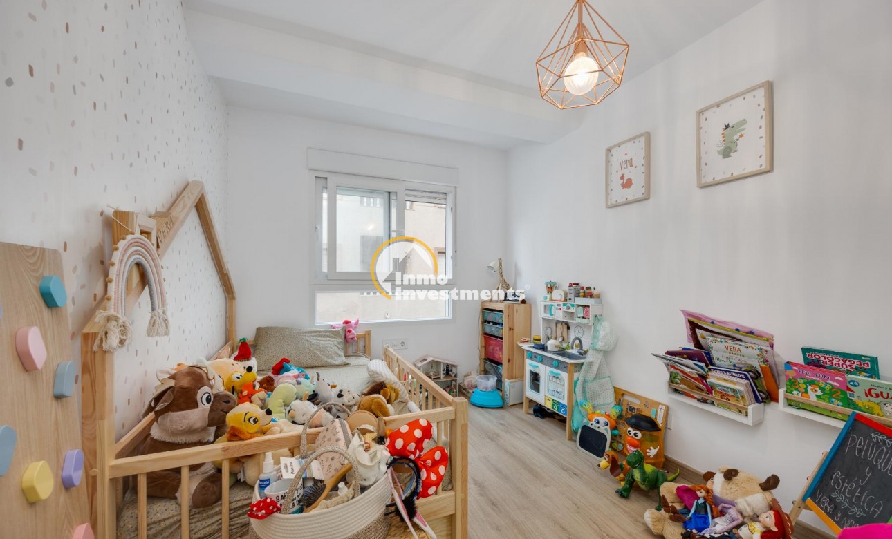 Resale - Apartment - Torrevieja - Playa de los Naufragos
