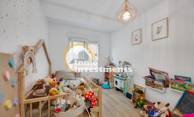Resale - Apartment - Torrevieja - Playa de los Naufragos