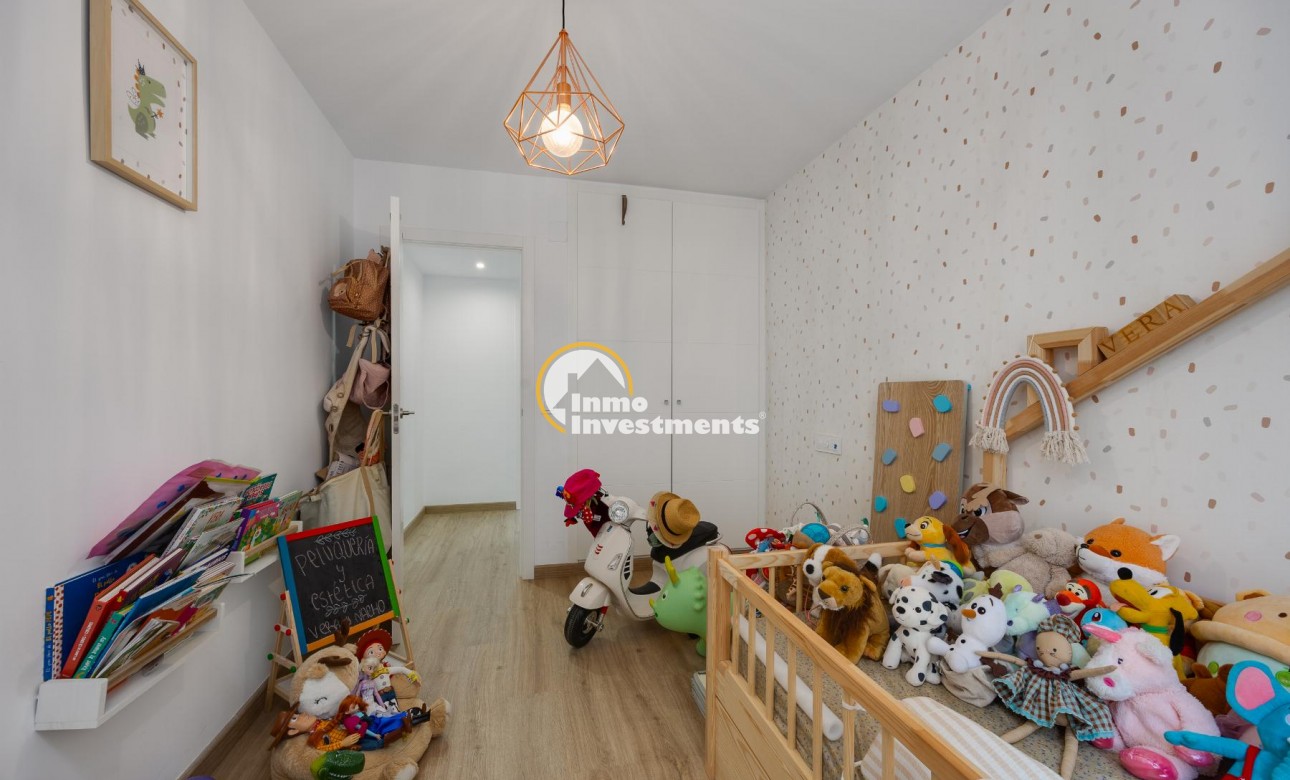 Resale - Apartment - Torrevieja - Playa de los Naufragos