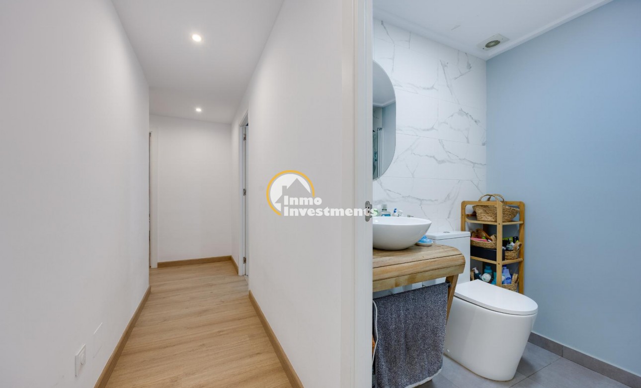 Resale - Apartment - Torrevieja - Playa de los Naufragos