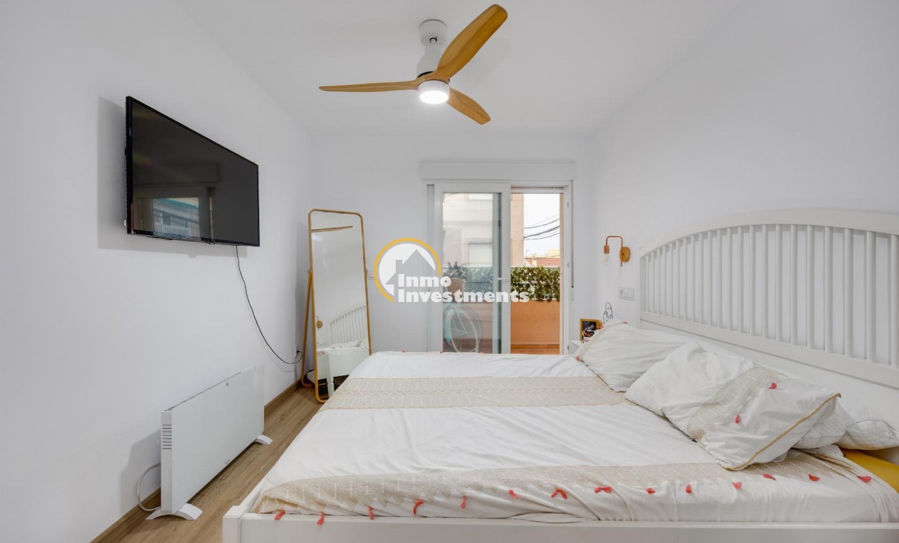 Resale - Apartment - Torrevieja - Playa de los Naufragos