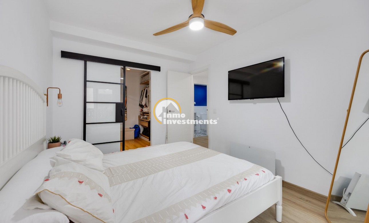 Resale - Apartment - Torrevieja - Playa de los Naufragos