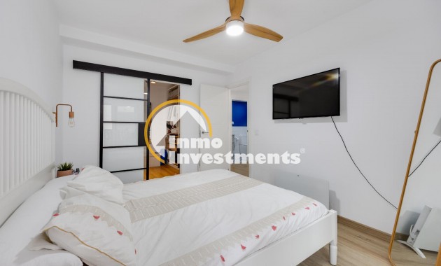 Resale - Apartment - Torrevieja - Playa de los Naufragos