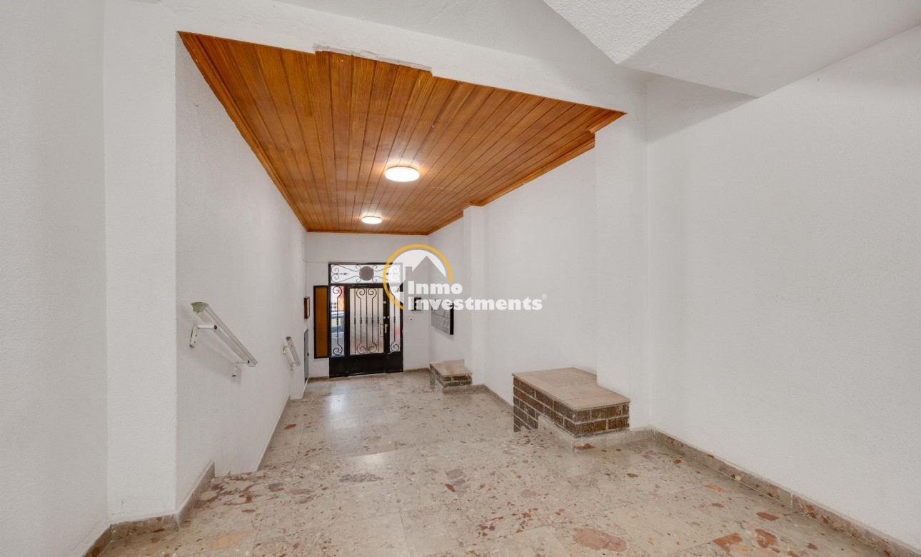 Resale - Apartment - Torrevieja - Playa de los Naufragos