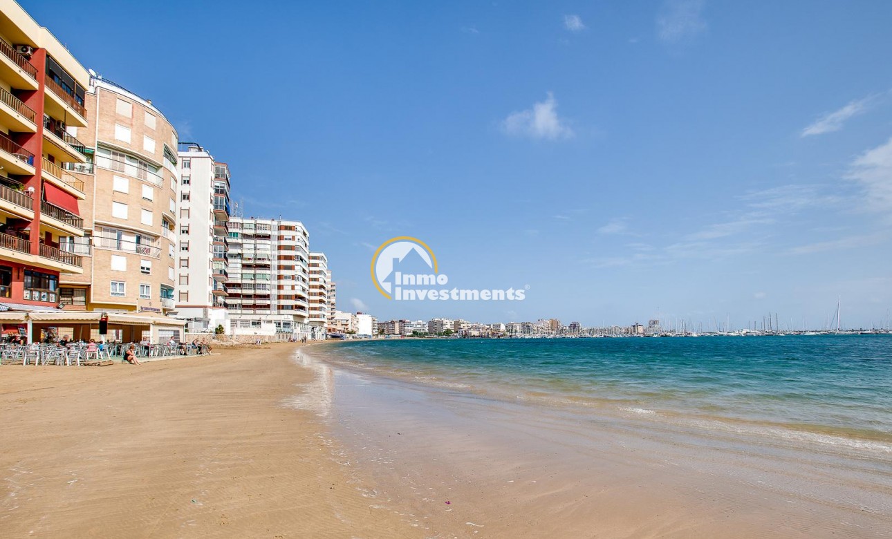 Resale - Apartment - Torrevieja - Playa de los Naufragos