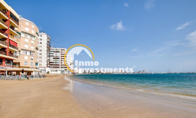 Resale - Apartment - Torrevieja - Playa de los Naufragos