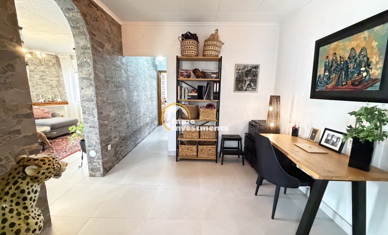Resale - Villa - Torrevieja - San Luis