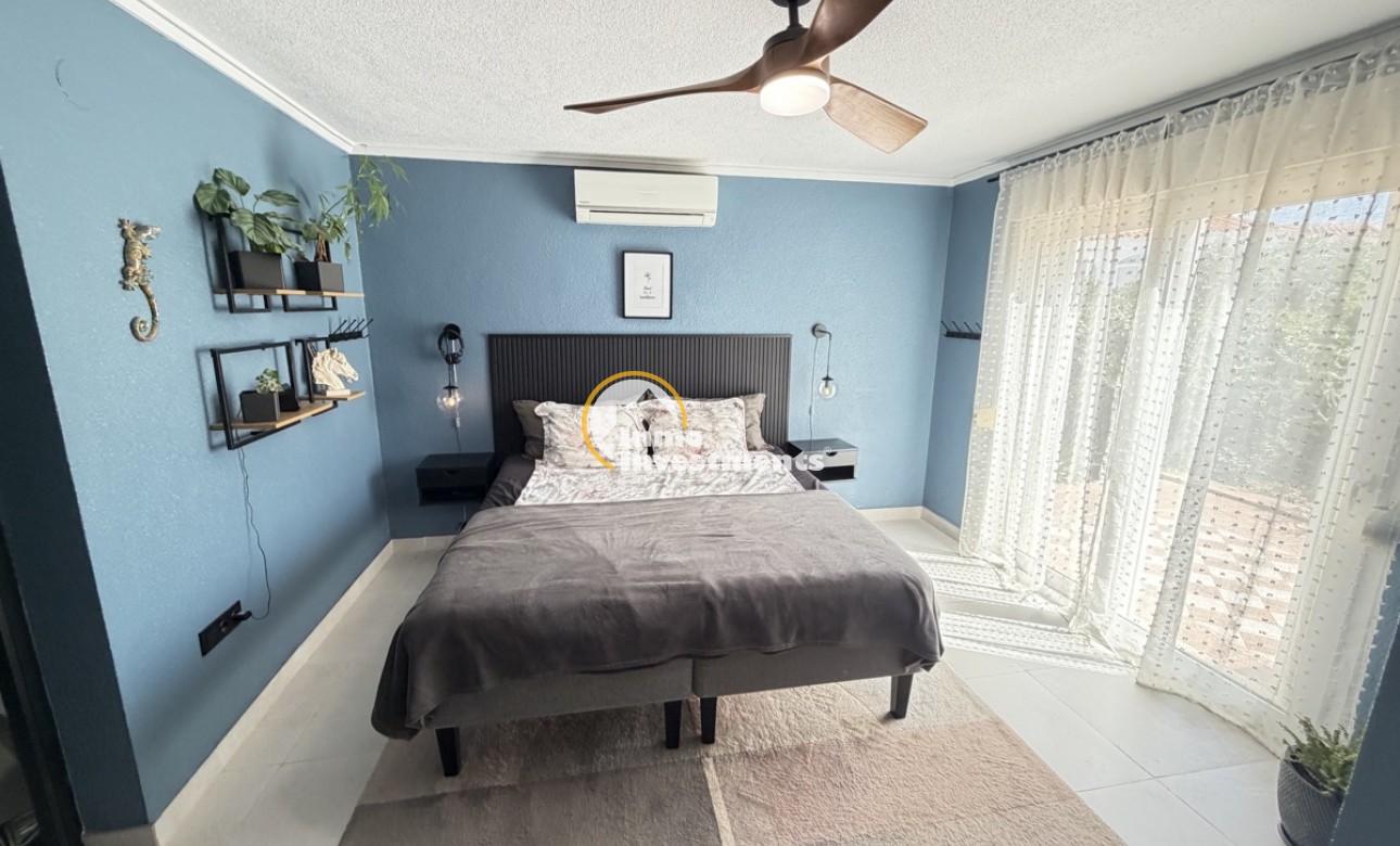 Resale - Villa - Torrevieja - San Luis