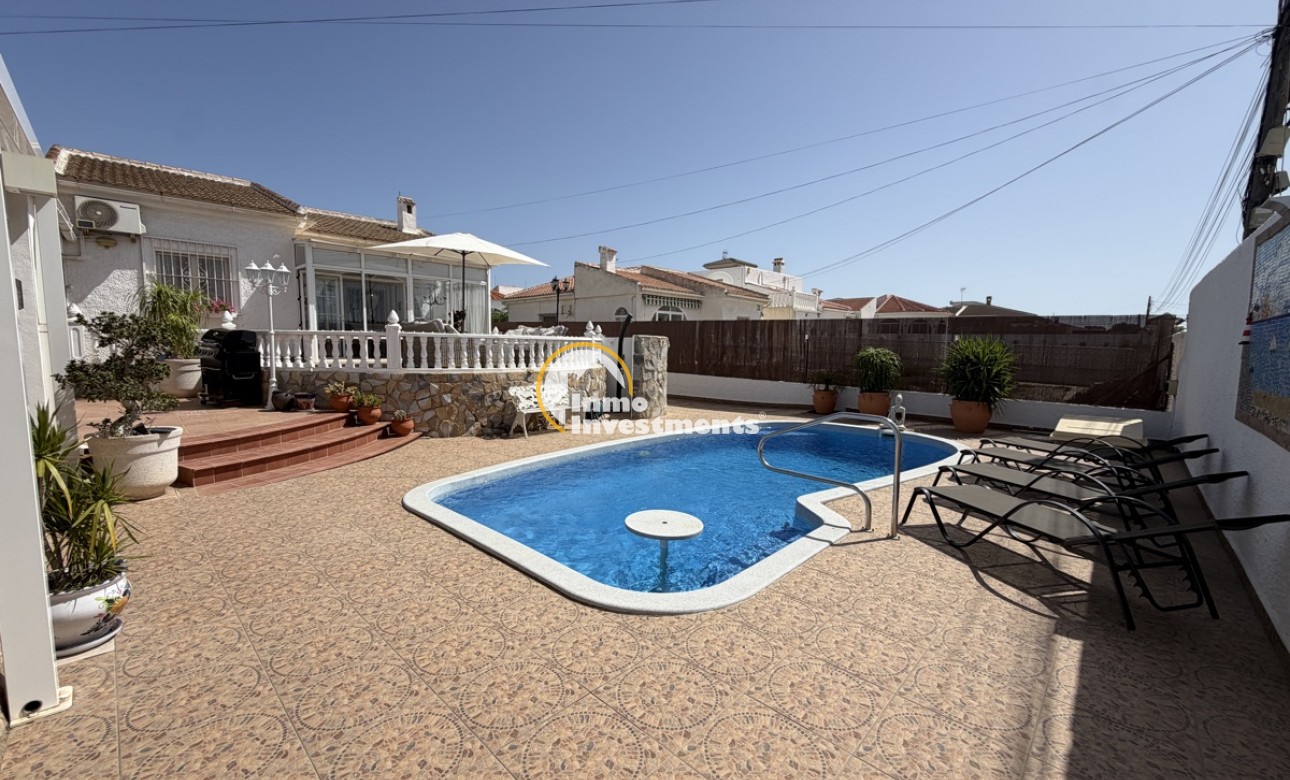 Resale - Villa - Torrevieja - San Luis