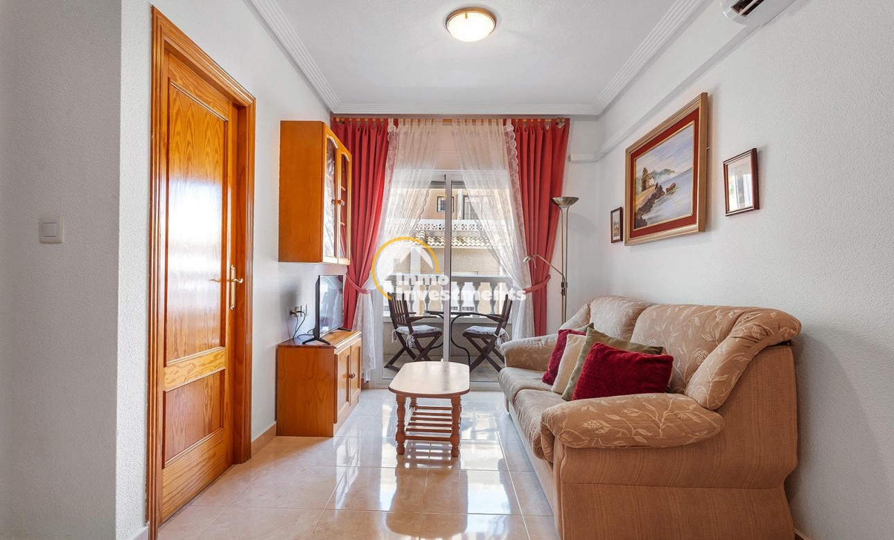 Resale - Apartment - Torrevieja - Estacion de autobuses