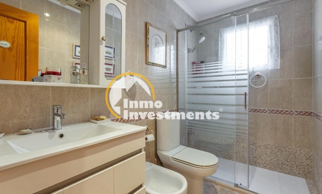 Resale - Apartment - Torrevieja - Estacion de autobuses