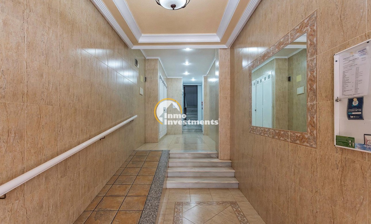 Resale - Apartment - Torrevieja - Estacion de autobuses