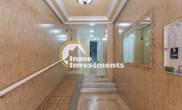 Resale - Apartment - Torrevieja - Estacion de autobuses