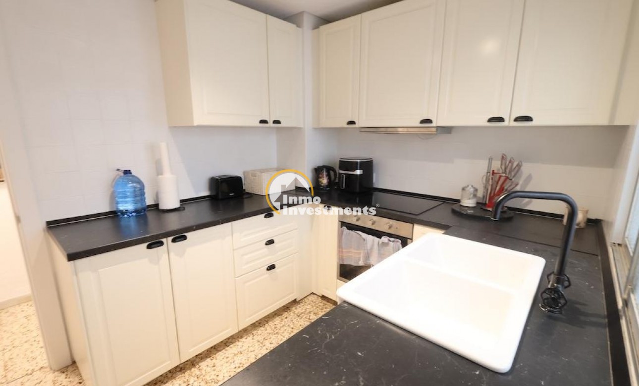 Resale - Apartment - Torrevieja - Torrevieja Centre