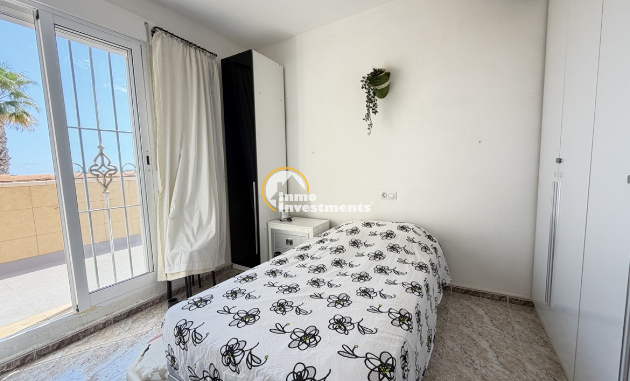 Resale - Apartment - Cabo Roig - La Regia