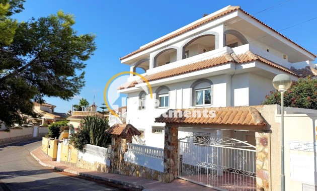 Reventa - Chalet independiente - Villamartin - Blue Lagoon