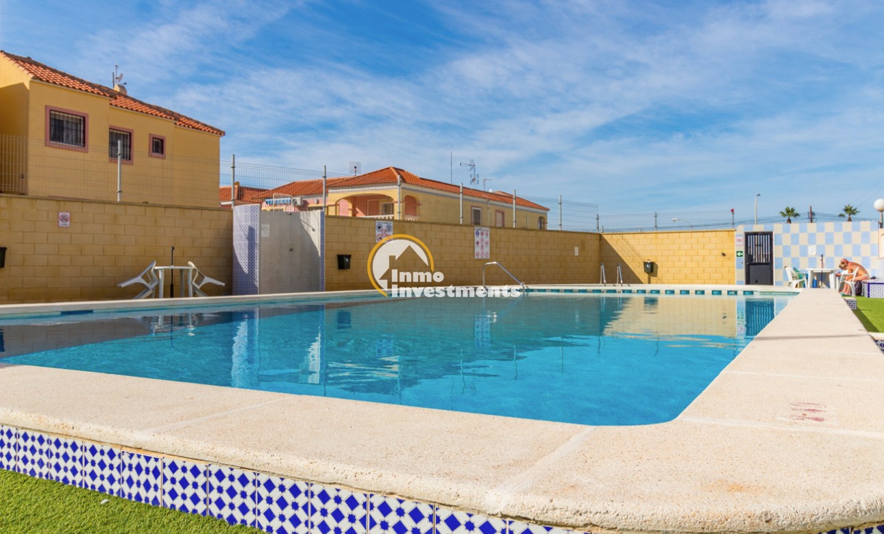 Resale - Apartment - Torrevieja - El Chaparral