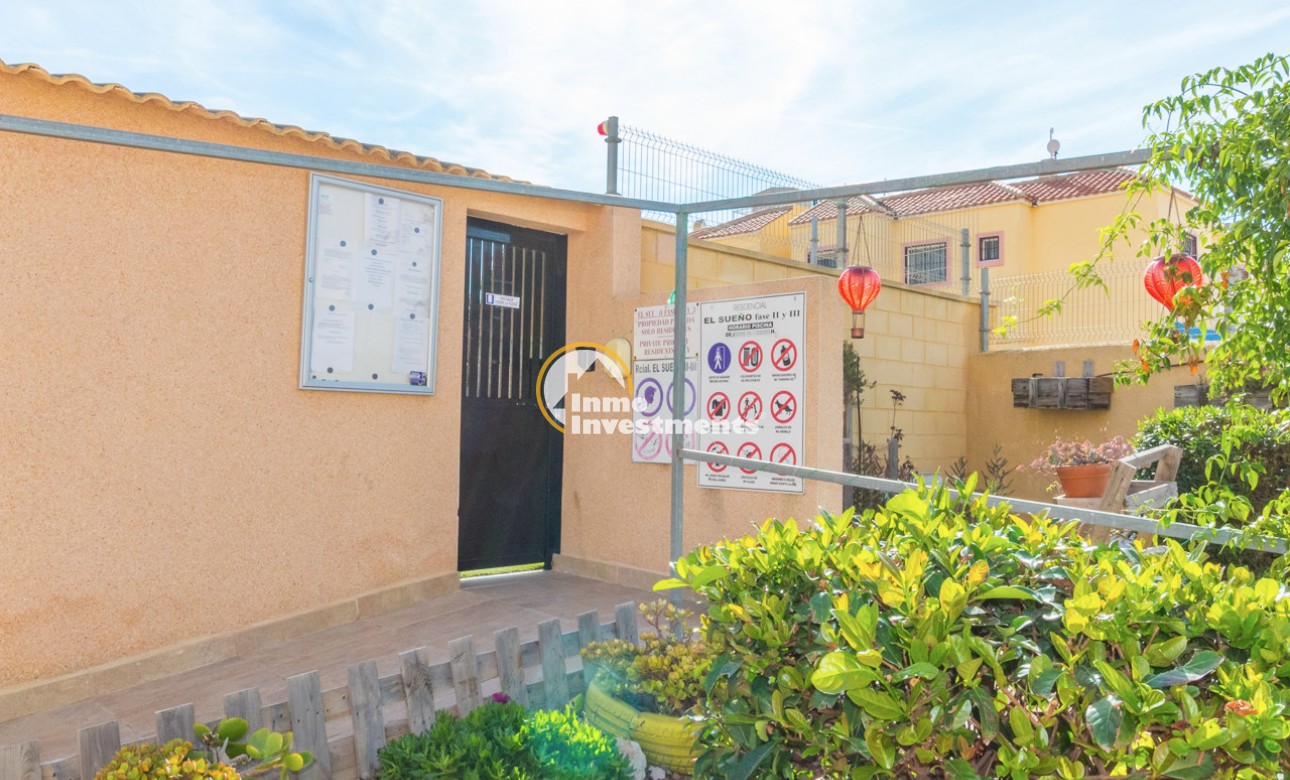 Resale - Apartment - Torrevieja - El Chaparral