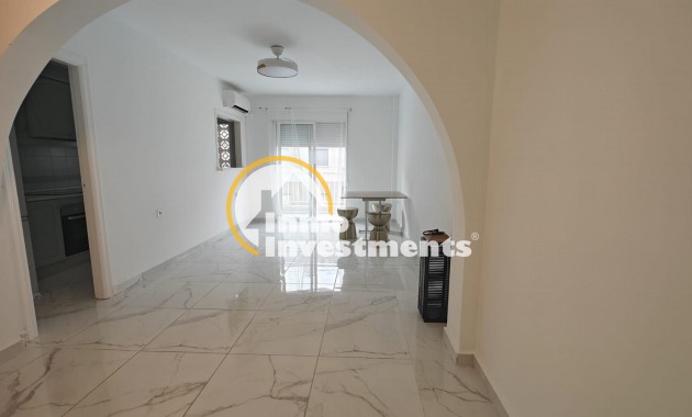 Resale - Apartment - Torrevieja - Acequion