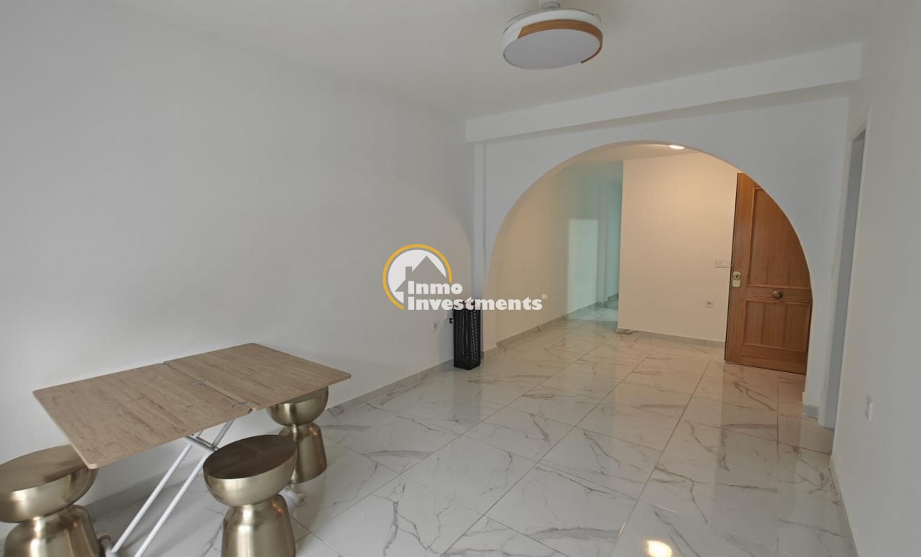Resale - Apartment - Torrevieja - Acequion