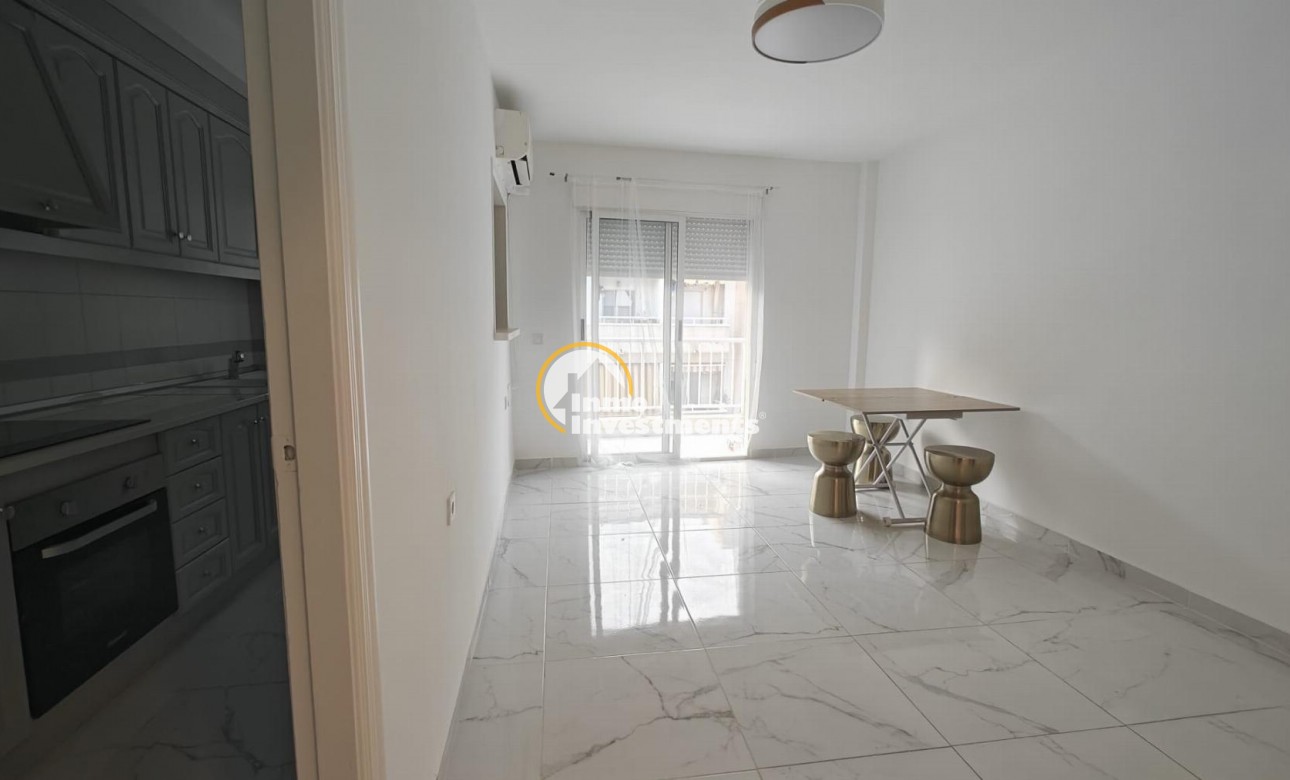 Resale - Apartment - Torrevieja - Acequion