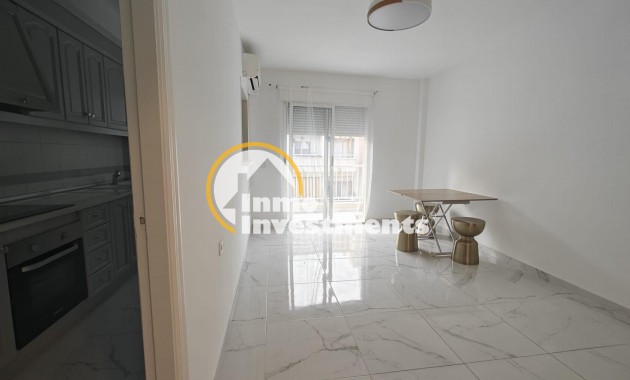 Resale - Apartment - Torrevieja - Acequion