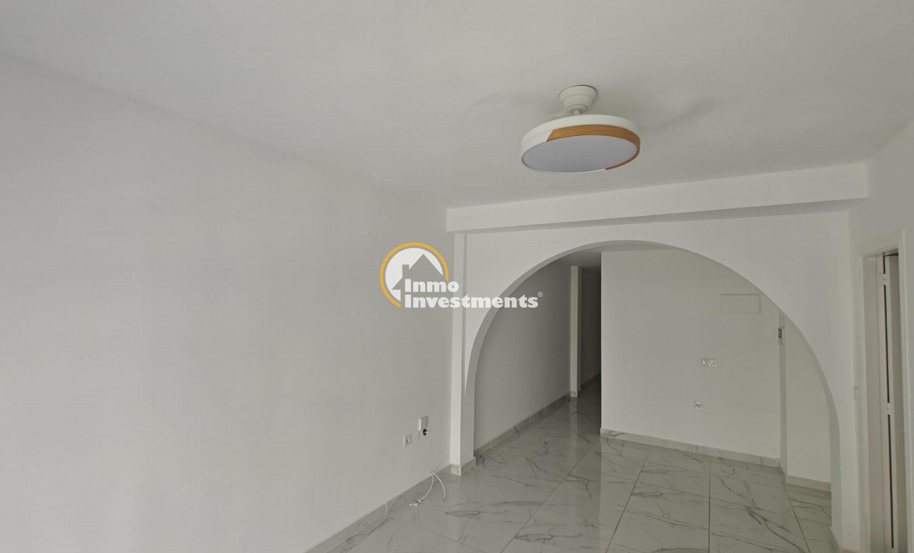 Resale - Apartment - Torrevieja - Acequion