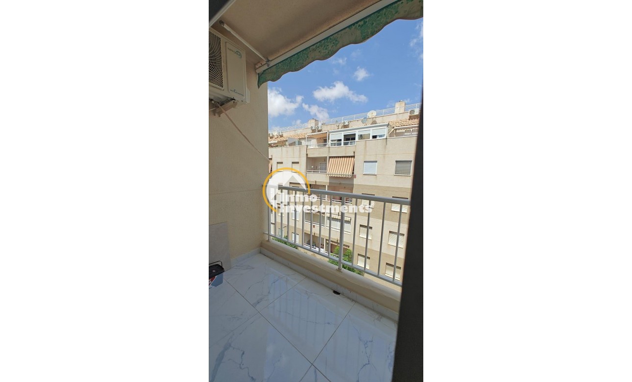 Resale - Apartment - Torrevieja - Acequion