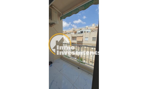 Resale - Apartment - Torrevieja - Acequion