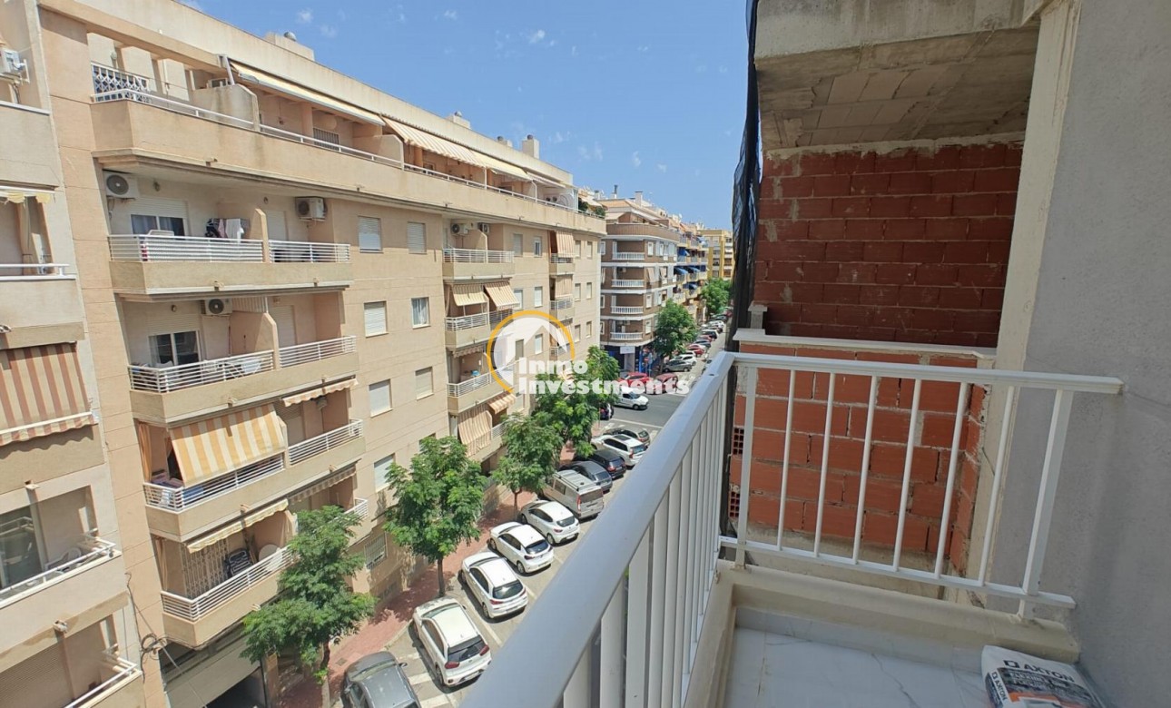 Resale - Apartment - Torrevieja - Acequion