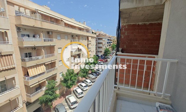 Resale - Apartment - Torrevieja - Acequion