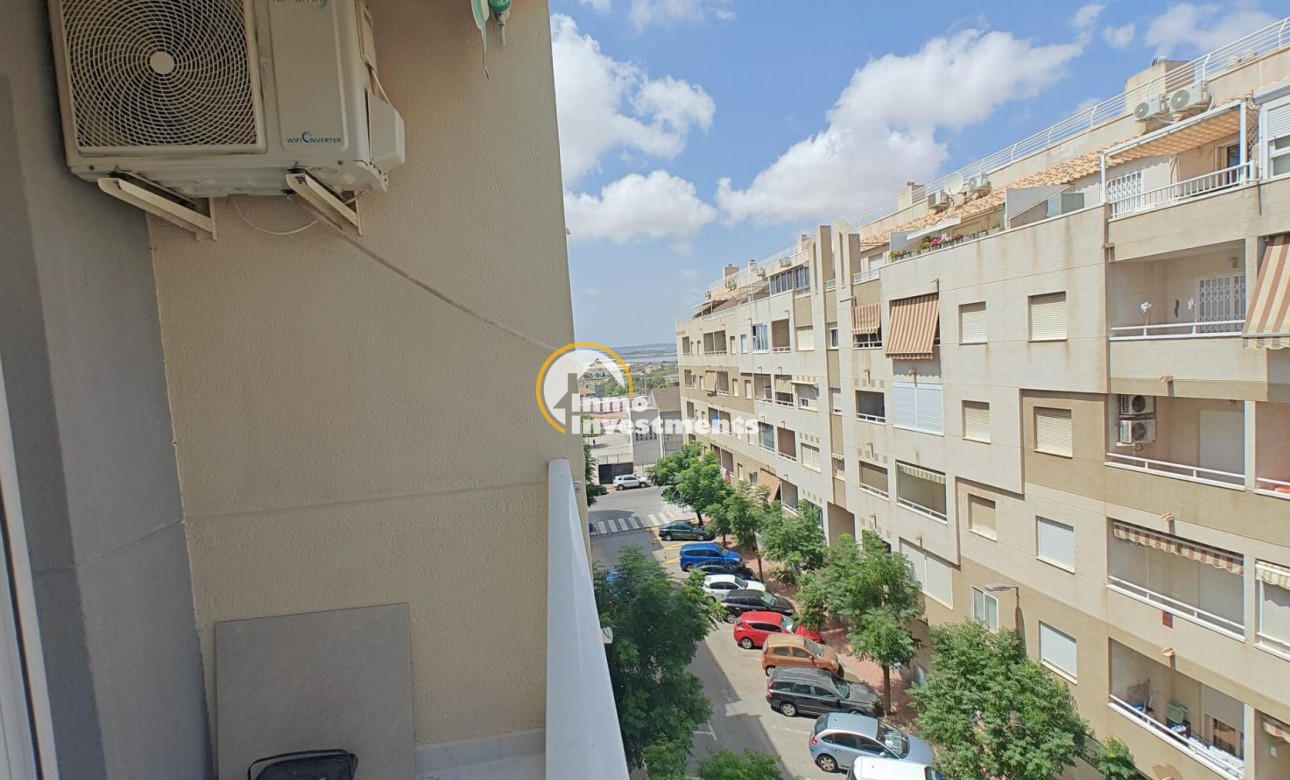 Resale - Apartment - Torrevieja - Acequion